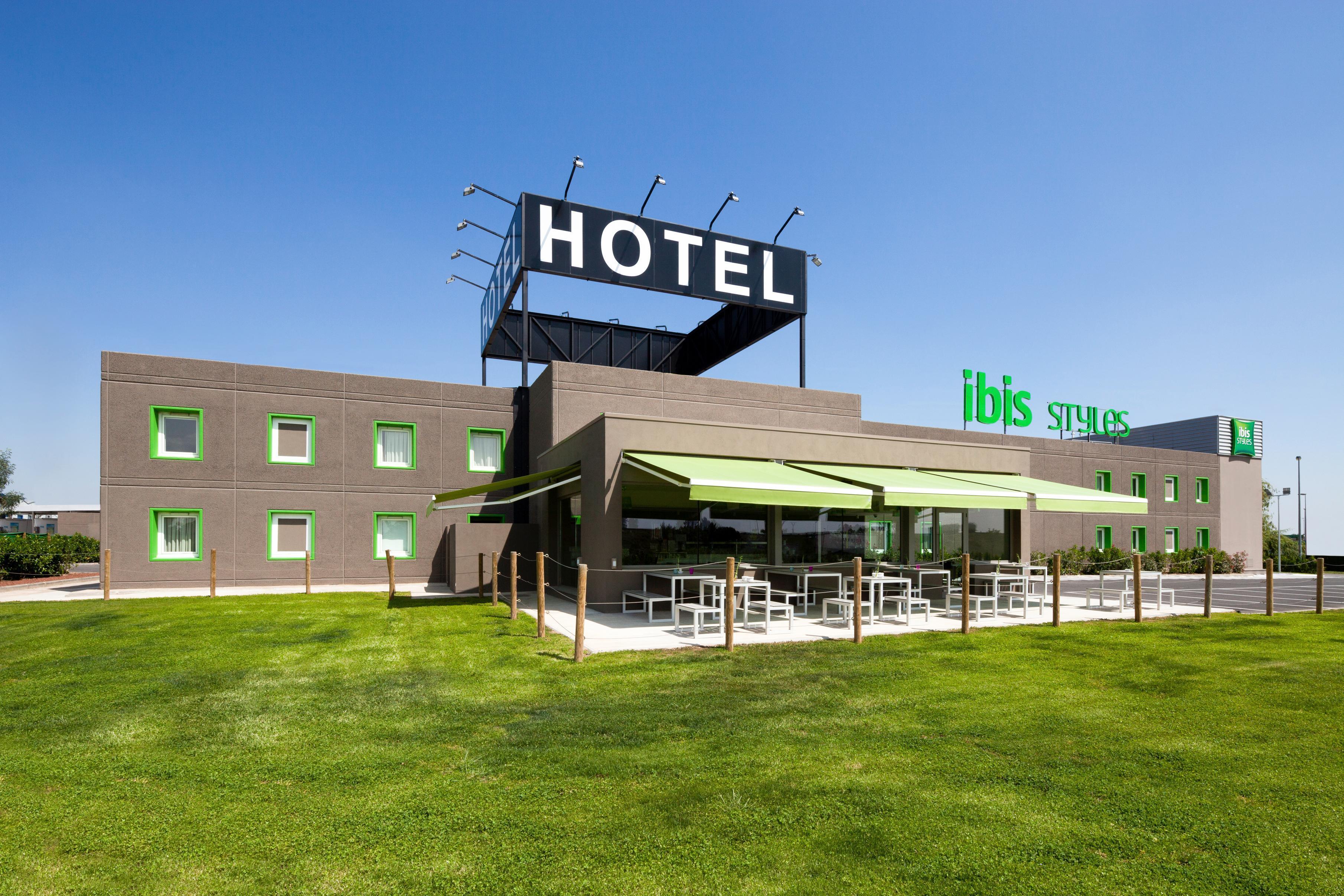 Hotel Ibis Styles Lleida Torrefarrera Εξωτερικό φωτογραφία